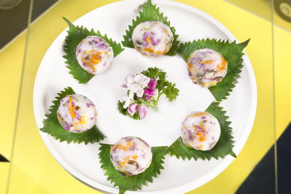 五彩墨魚(yú)丸
